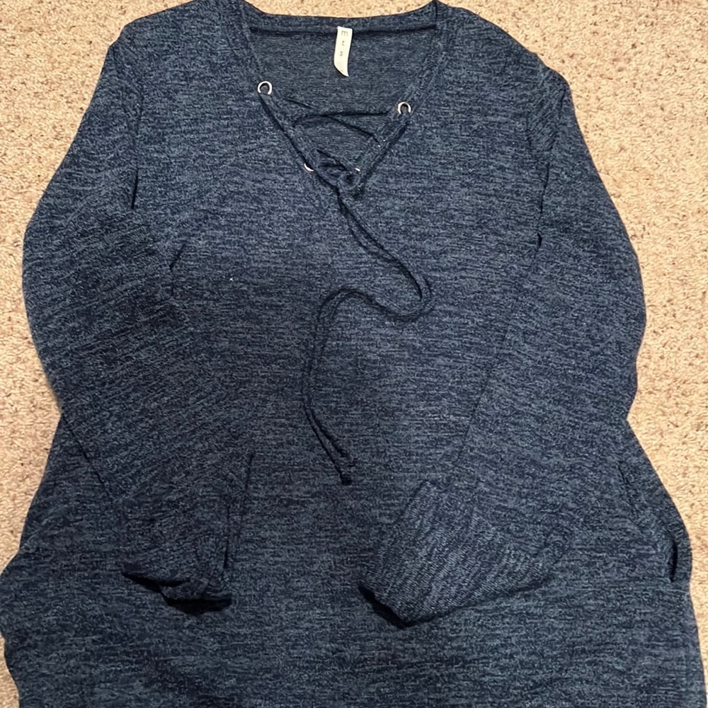 MTS women’s medium size sweater with pockets